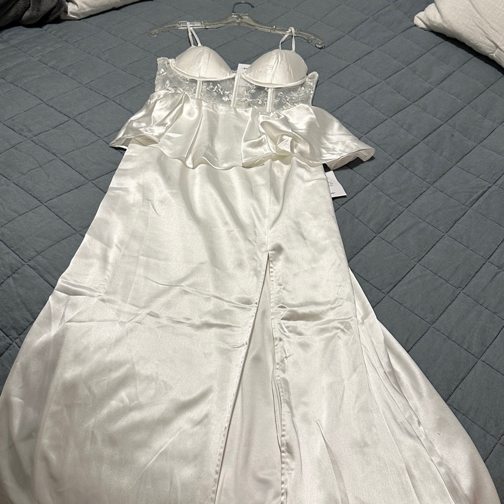 Lulu's Elegant White Satin Dress